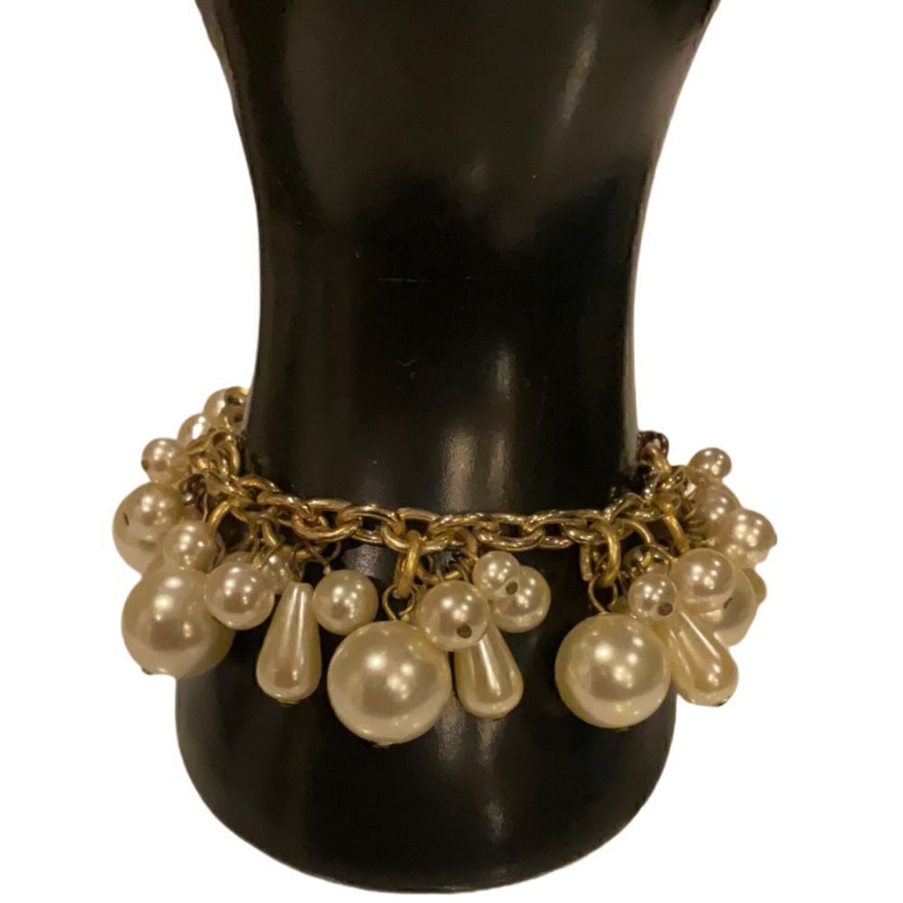 Gold Pearl Dangle Bracelet